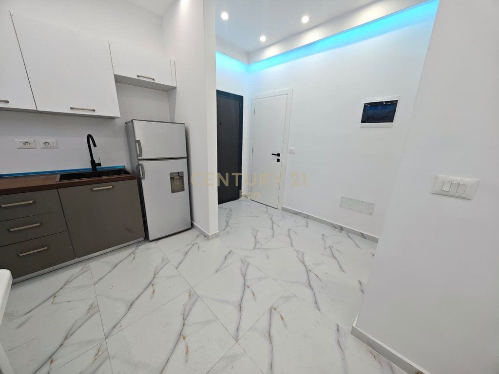APARTAMENT 1+1 PËR SHITJE, - QENDRA E DURRËSIT !!!!!
