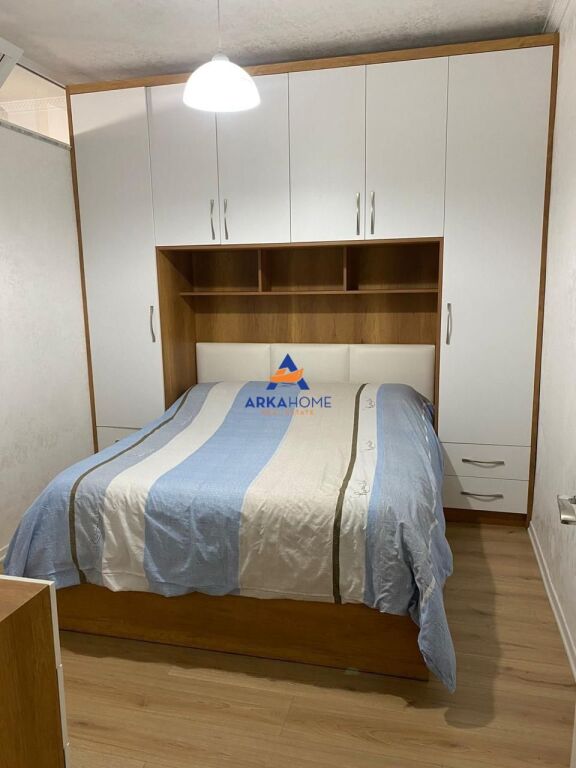 VENDESI APPARTAMENTO 3+1+2+BALCONE "A YZBERISHT" 210.000 EURO