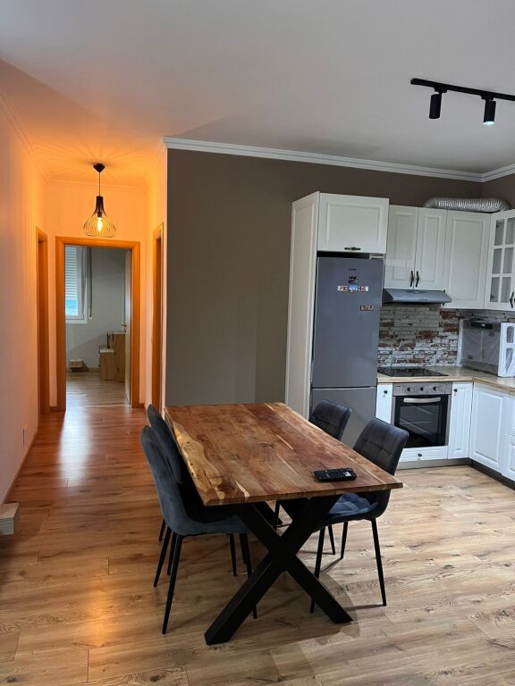 Jepet me Qira Apartament Luksoz 2+1 – Kopshti Botanik !