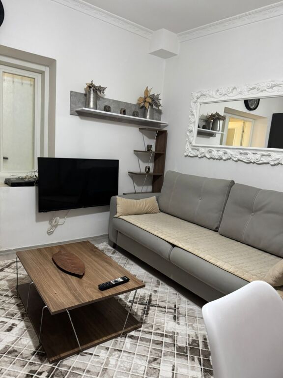 Apartament 1+1 per qira tek Rruga e Dibres!