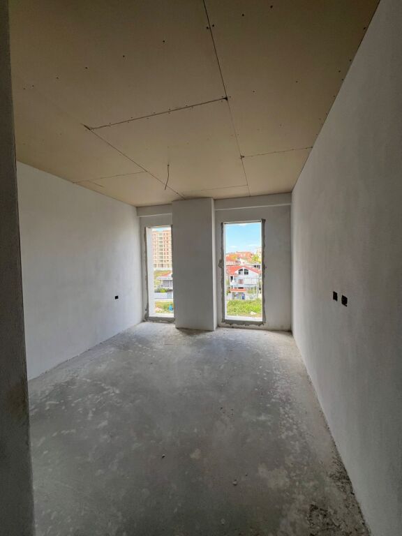 🏡 Shitet apartament 2+1 prane Tv Klan, mundesi pagese me Keste