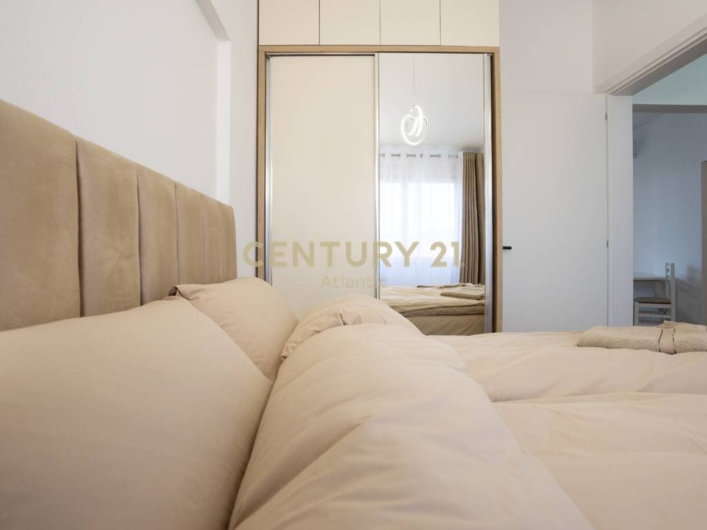 Apartament 2+1 me pamje nga Shitje në Golem