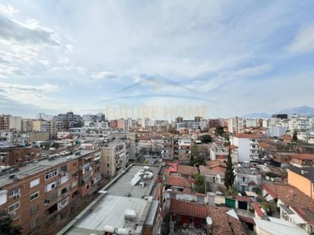 Shitet, Apartament 2+1, Pazari i Ri, Tiranë