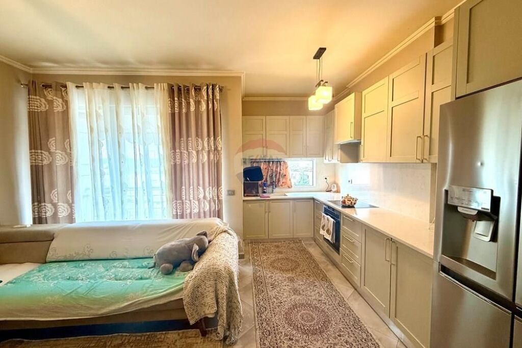 Okazionn Shitet apartament 2+1+2, tek Tower Bridge!