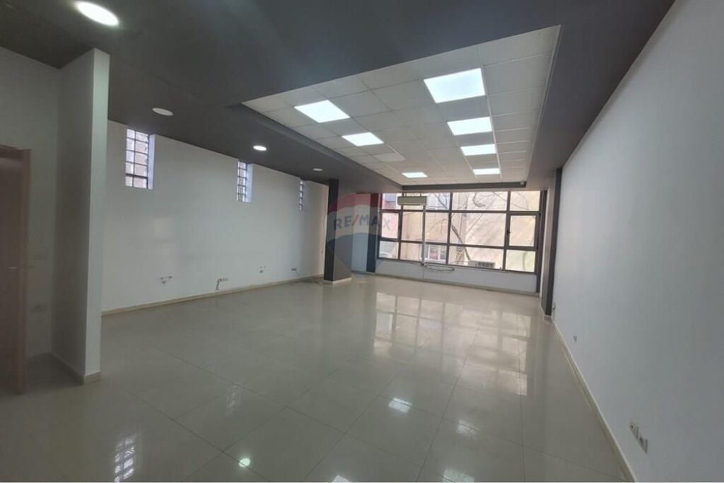 Office - For Rent - Myslym Shyri, Tirana