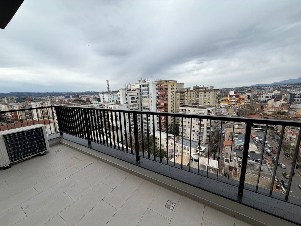 Ofrohet me qira apartament modern 1+1 plus post parkimi , me pamje drejtuar qendrës së Tiranës! 1,200 € /Muaj Sip. Totale  82m2