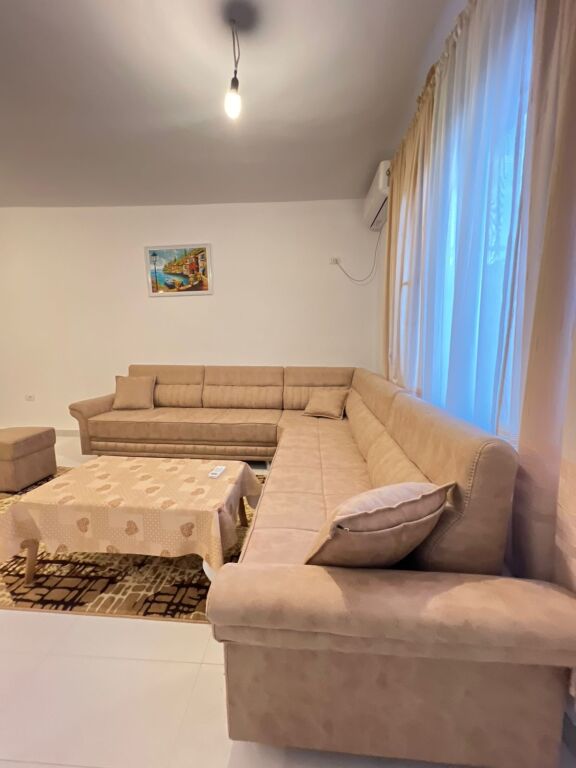 AFFITTASI APPARTAMENTO 1+1+BALCONE "FRESCO, VICINO AL RISTORANTE MURAGA" 370 EURO