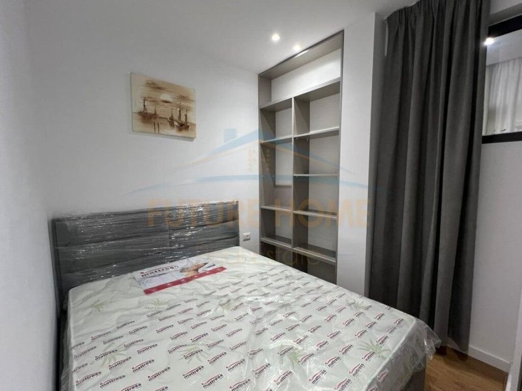 Shitet, Apartament 1+1, Komuna e Parisit, Tirane