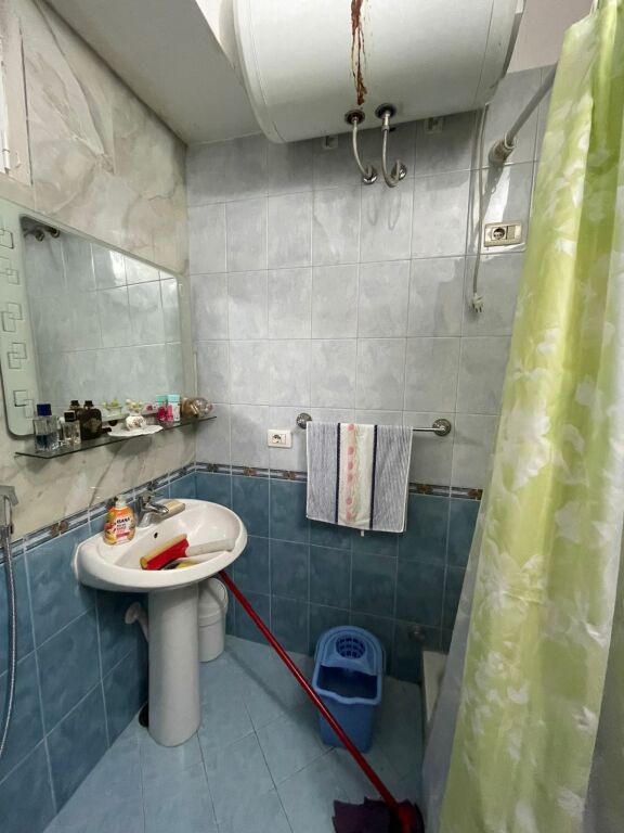 Jepet me qira apartament 2+1+2 - pranë Garden Building, Rruga e Kavajës