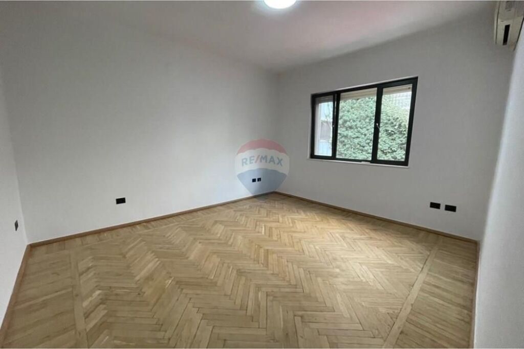 Ambient Zyrash me Qira ne Zemer te Bllokut
