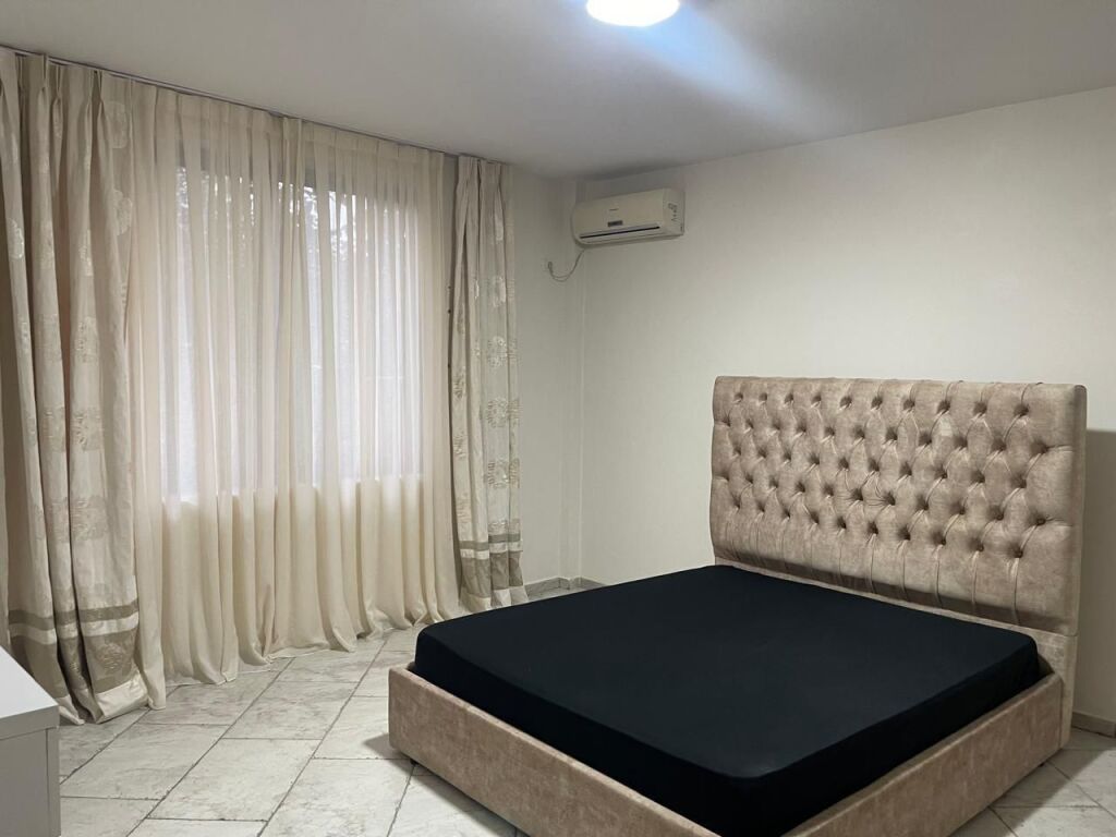 🏠 Jepet me Qira Apartament 2+1+2 Pazari i Ri , ne Qender te Tiranes prane Rruges Qemal Stafa