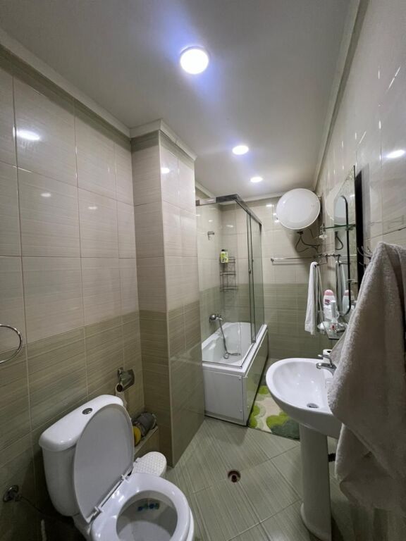 🏡✨ Apartament me qira – Fresk, pranë Market Xhangolli