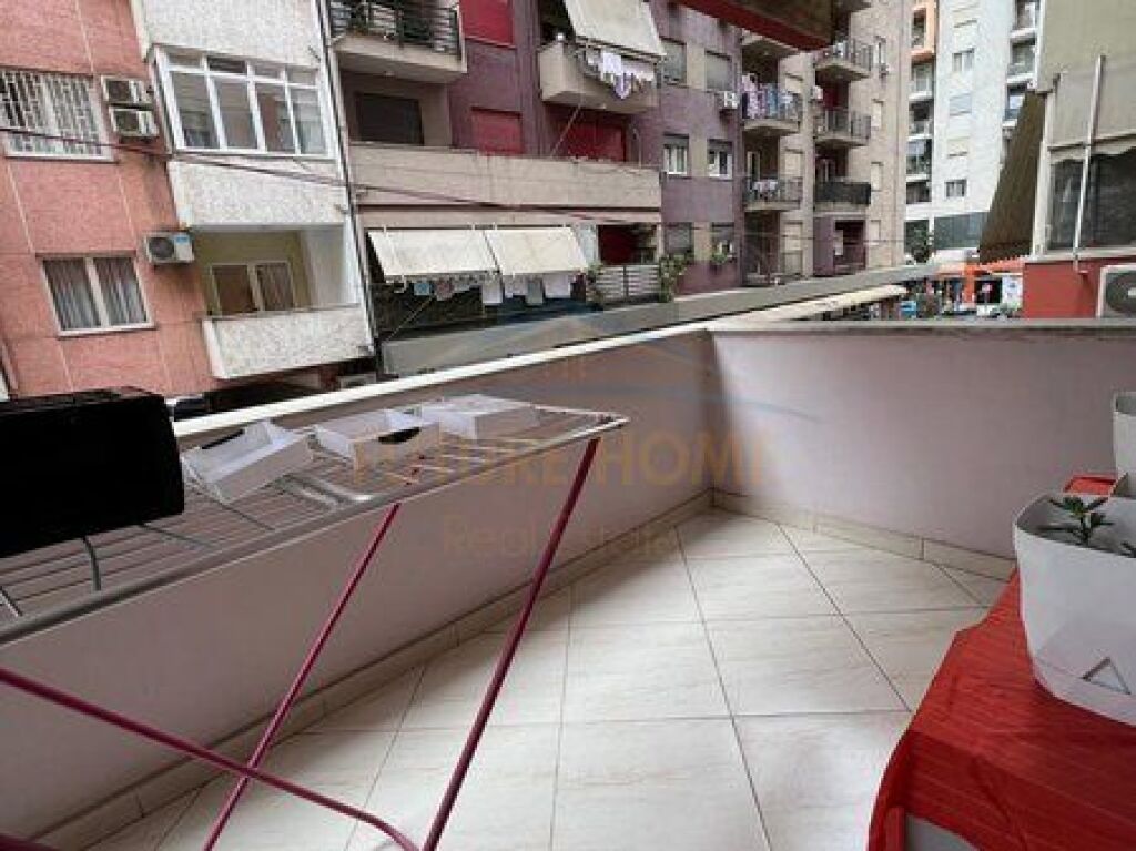 Shitet, Apartament 2+1+2+Post Parkimi, Unaza e Re, Tiranë