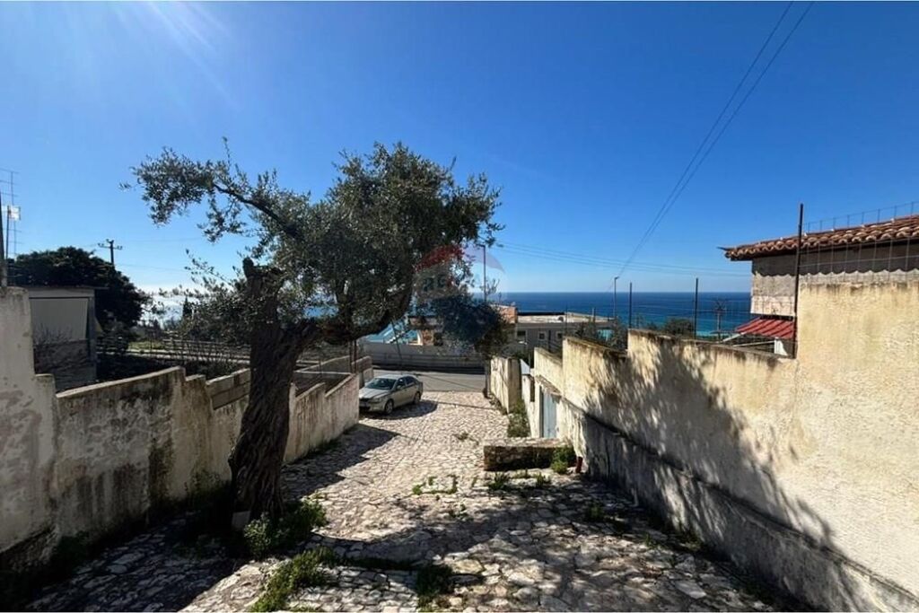 3-storey villa for sale, Dhermi
