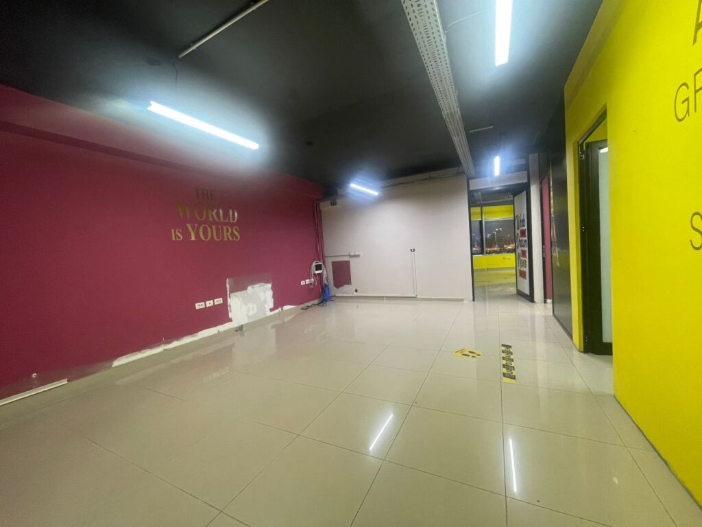 🏢Dibra Street, Halili Complex, business premises for rent with an area of 220m2 empty 2,500Euro (Gross)