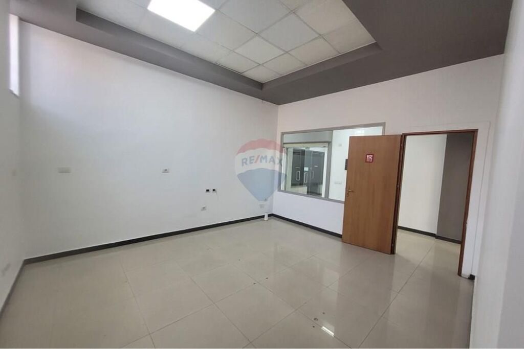 Office - For Rent - Myslym Shyri, Tirana