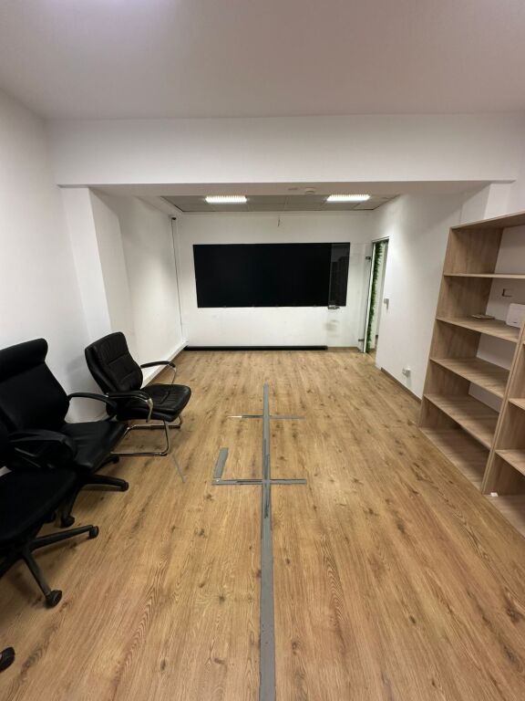 🏢 Office Space for Rent (Part of Villa) – Bllok, near Juvenilja