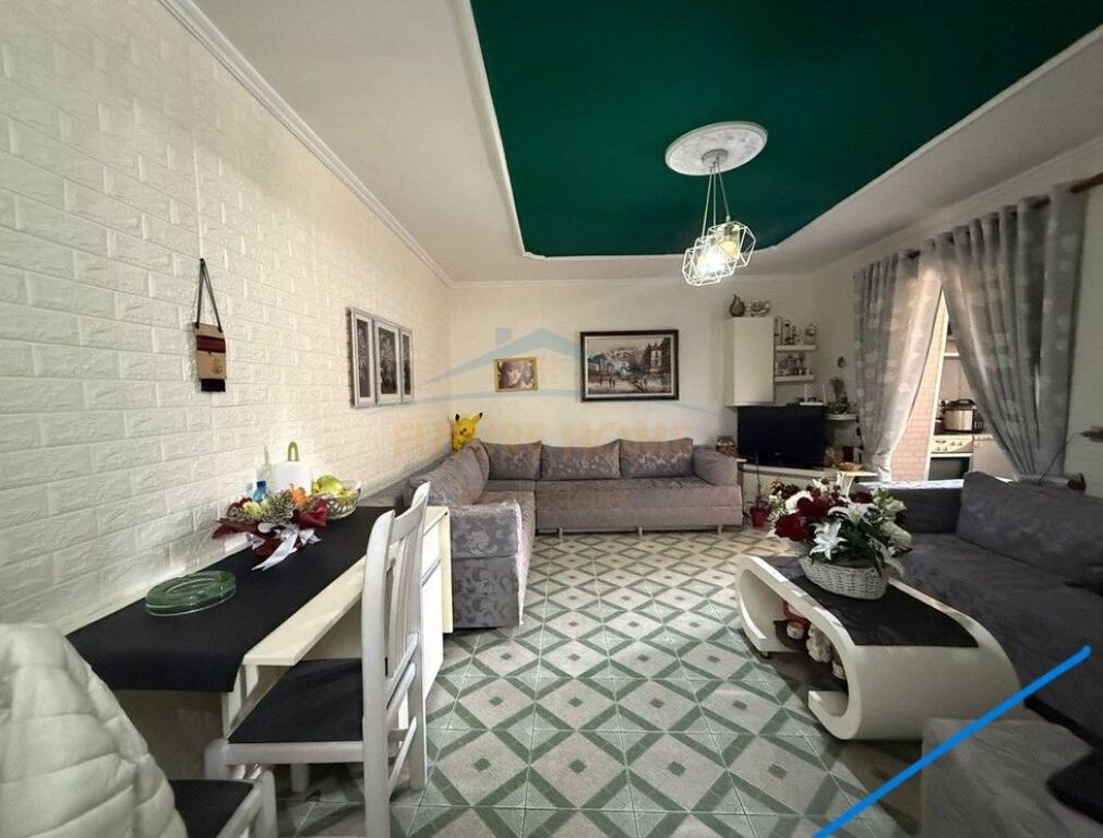 In vendita, Appartamento 1+1, Via Siri Kodra, Tirana.