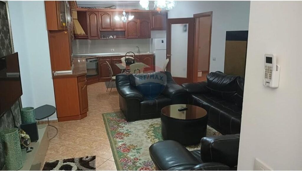 Appartamento in affitto – Zogu i Zi, Tirana