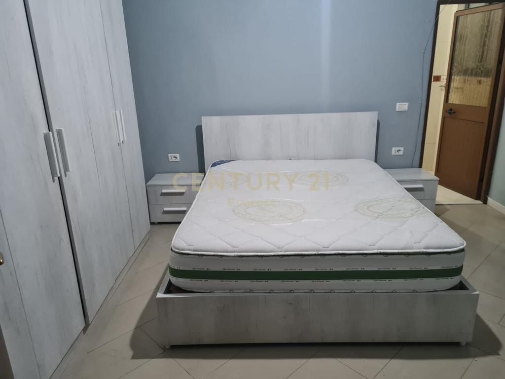 Tirane, affitto appartamento 2+1+Balcone Piano 2, 100 m² 500 € (Astir)