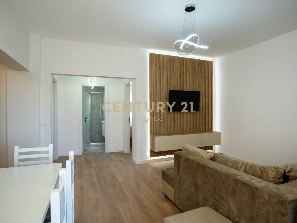 Apartament 2+1 me pamje nga Shitje në Golem