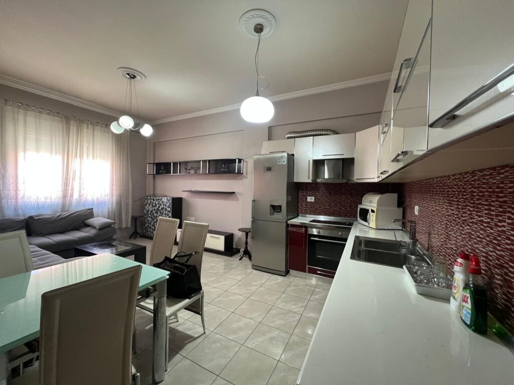 SHITET APARTAMENT 2+1 PRANE DELIJORGJIT