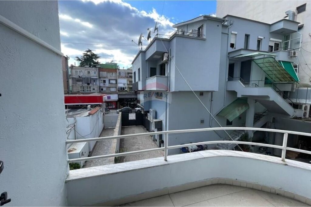 Zyrë - Për Qira - Blloku, Tiranë