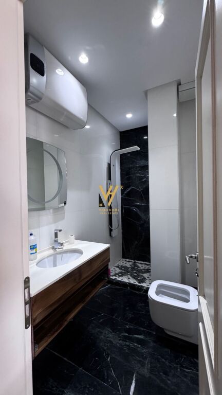 JEPET APARTAMENT 2+1+2+BLK TE KOPSHTI BOTANIK 1.800 EURO