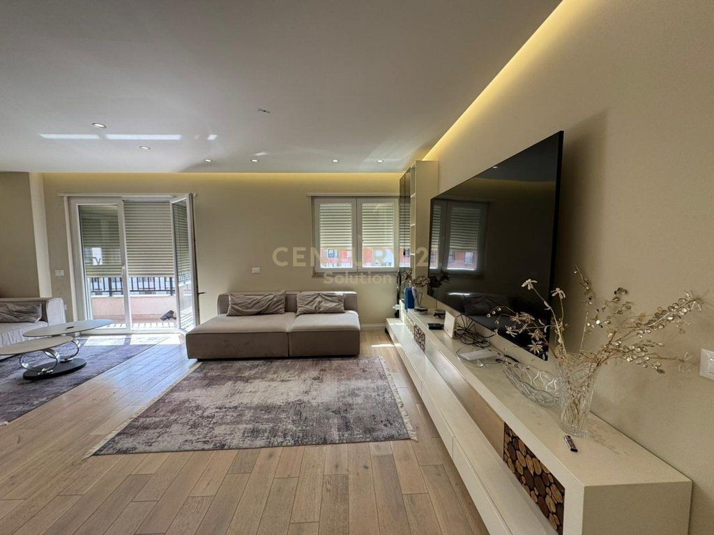 APARTMENT FOR SALE AT VILA L !