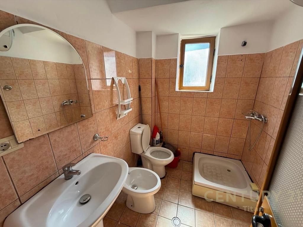 Apartament 1+1 per qira te Rruga Mine Peza