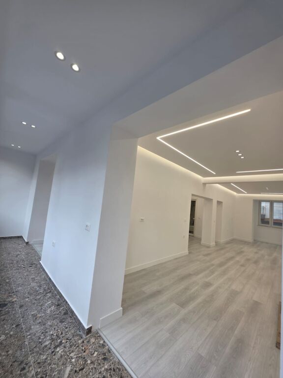 Business premises For Rent Barricades Street