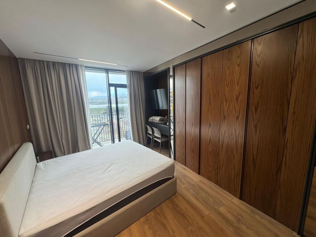 Jepet apartament 2+1+1+Parkim tek  Lake View Rr.Kosovareve