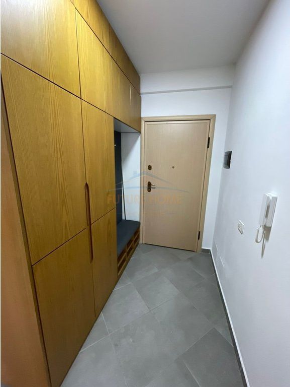 Ofrohet për qera apartament 1+1+Post Parkimi, Unaza e Re