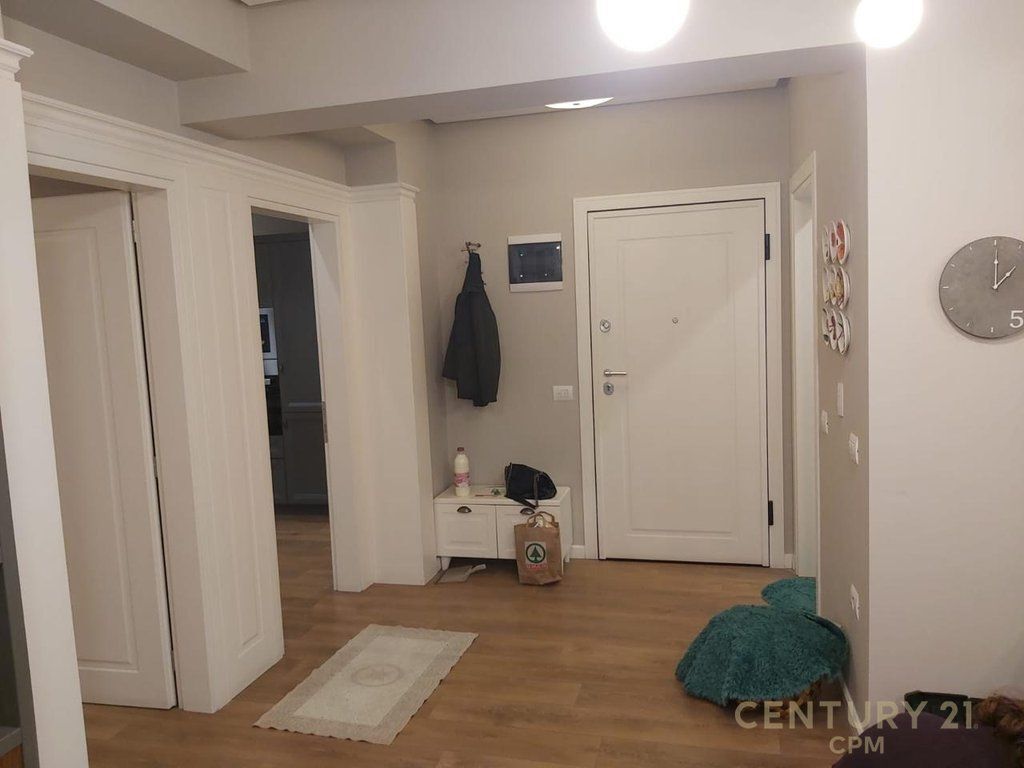APARTAMENT 1+1 ME KUZHINE ME VETE ME QERA NE MYSLYM SHYR