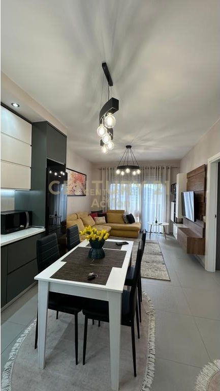 Jepet me qira apartament 1+1+2 ballkone te Ish Shushica! 885 € /Muaj