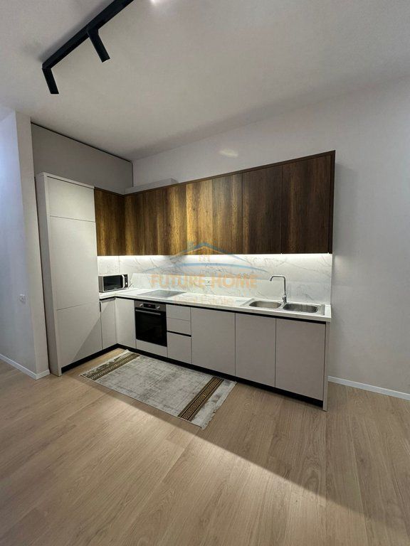 Disponojme apartament 1+1 per qira me vendndodhje tek Kompleksi Delijorgji.