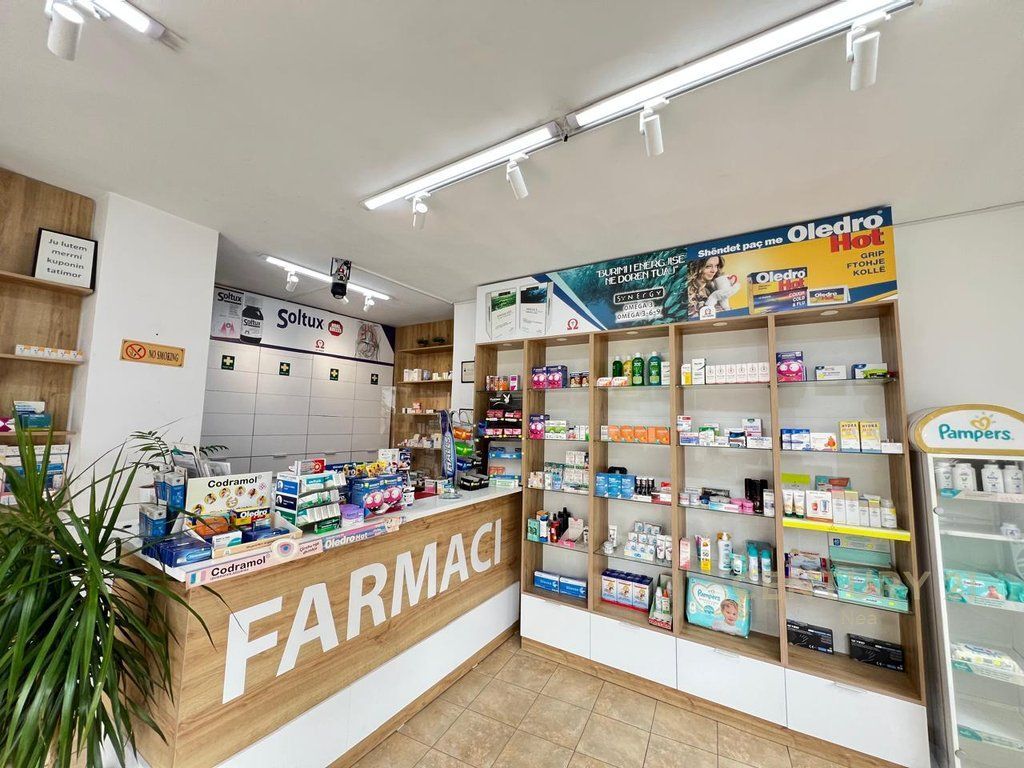 Vendesi attività "Farmacia" presso il Comune di Parigi.