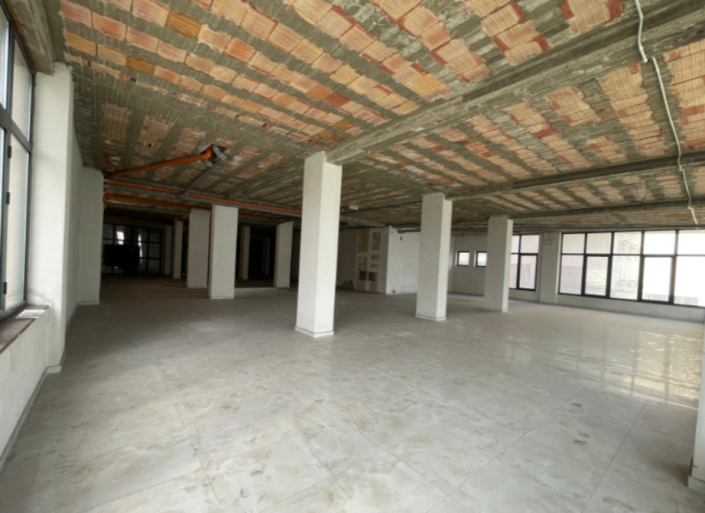 🏢 Commercial Space for Rent – At the Municipality Overpass