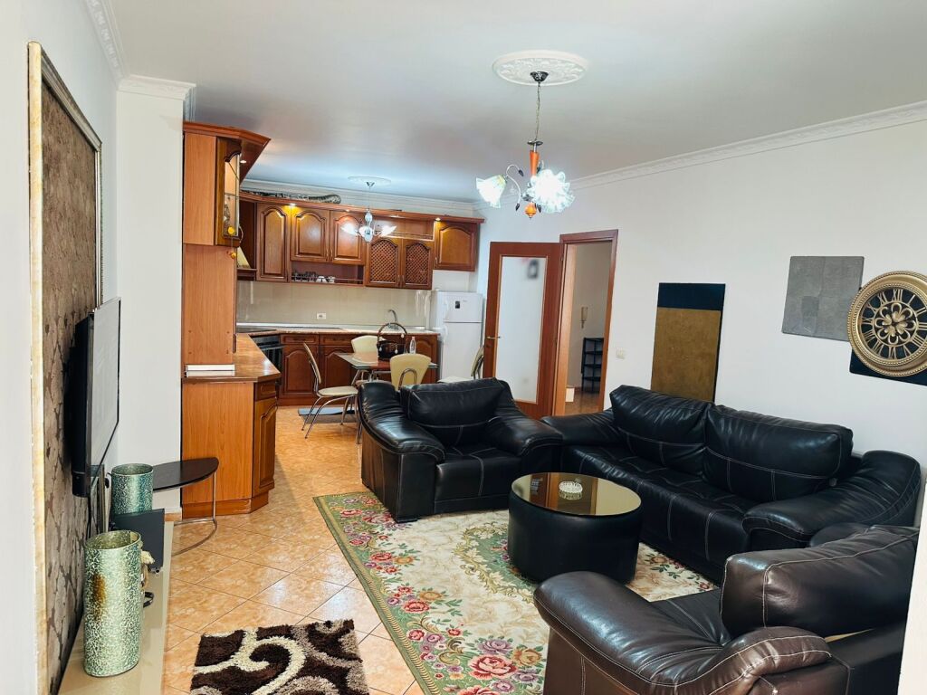 Zogu i Zi, 2+1 apartment for rent