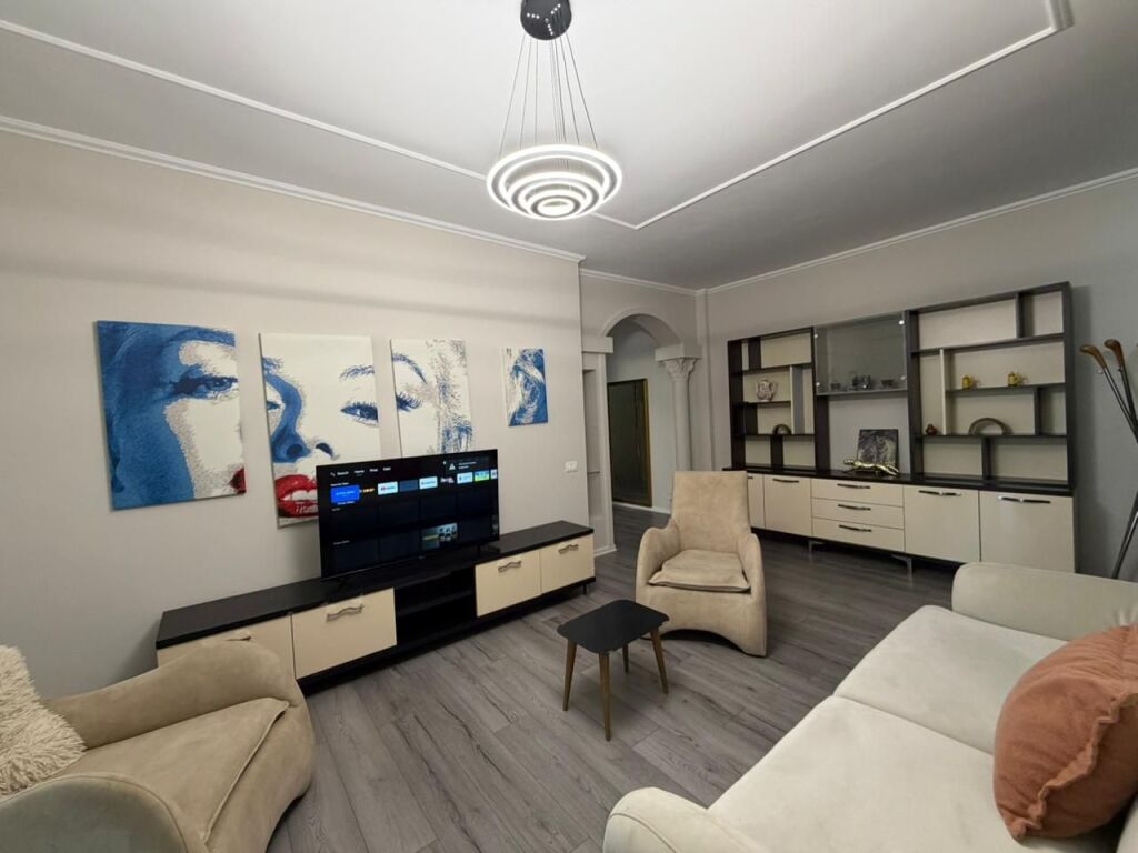 Apartament 2+1+Parking per qira tek Rruga e Barrikadave.