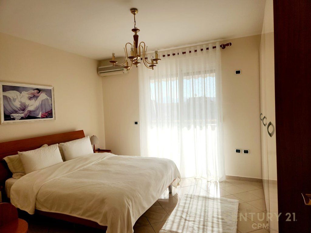 APARTAMENT 2+1+2 PER QIRA NE ZONEN E ISH BLLOKUT!