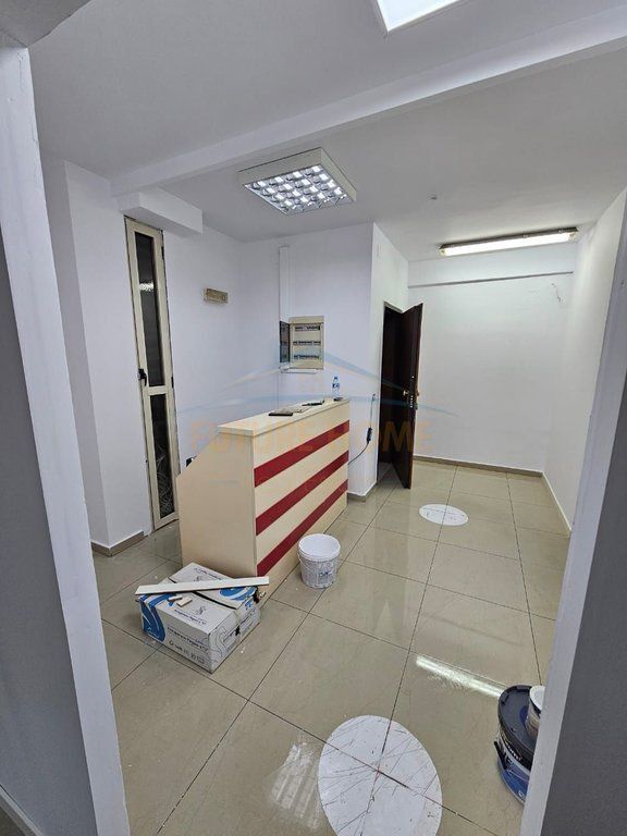 Qera, Ambient Biznesi, Rruga e Dibrës