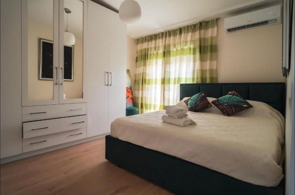 Apartment 1+1 for rent Barricades Street !