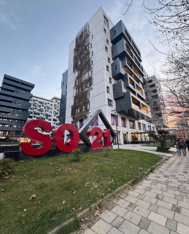 Ambient Komercial me qira tek square21, Rrg e Kavajes