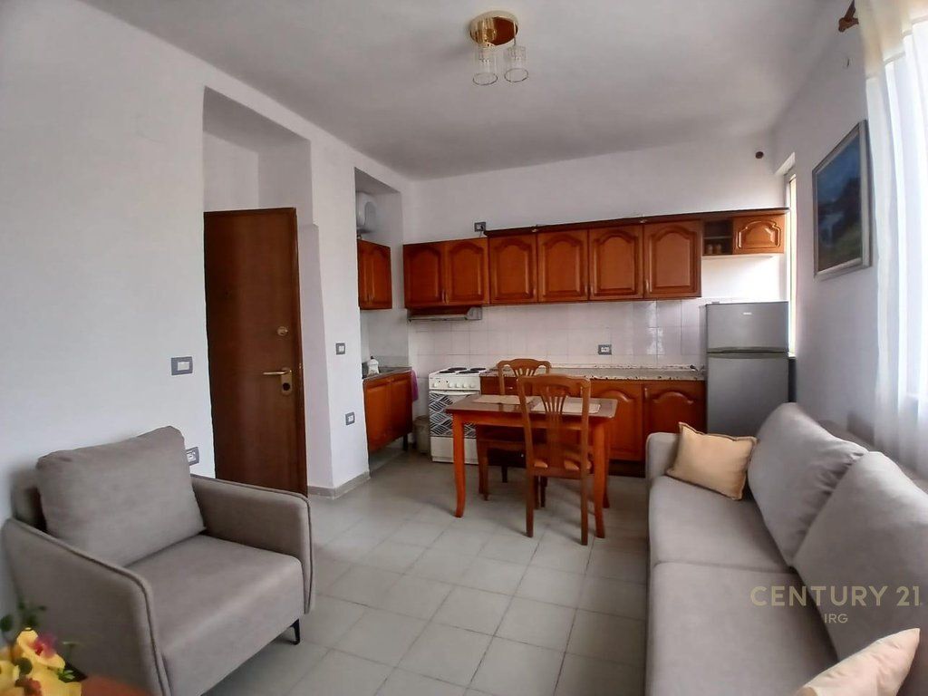 APARTAMENT 2+1 PER QIRA TEK RRUGA E DURRESIT