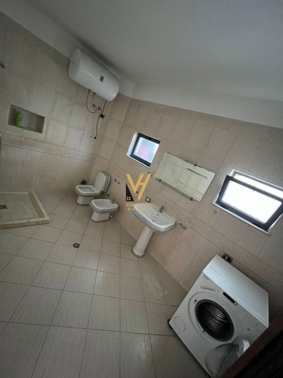 JEPET APARTAMENT 1+1+BLK ME QERA TE QYTET STUDENTI 40.000 LEKE