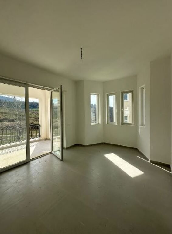 📌Luxurious 3-Storey Villa for Sale – Collina Verde (near TEG)