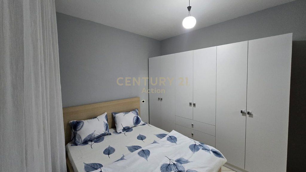 JAPIM ME QIRA APARTAMENT 2+1,ISH TREGU ELEKTRIK!