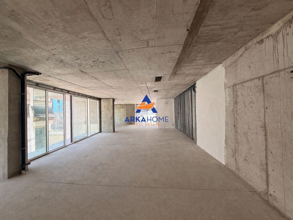 UFFICIO IN AFFITTO 265M2 "IN BLLOK" 9000 EURO (TRATTABILE)