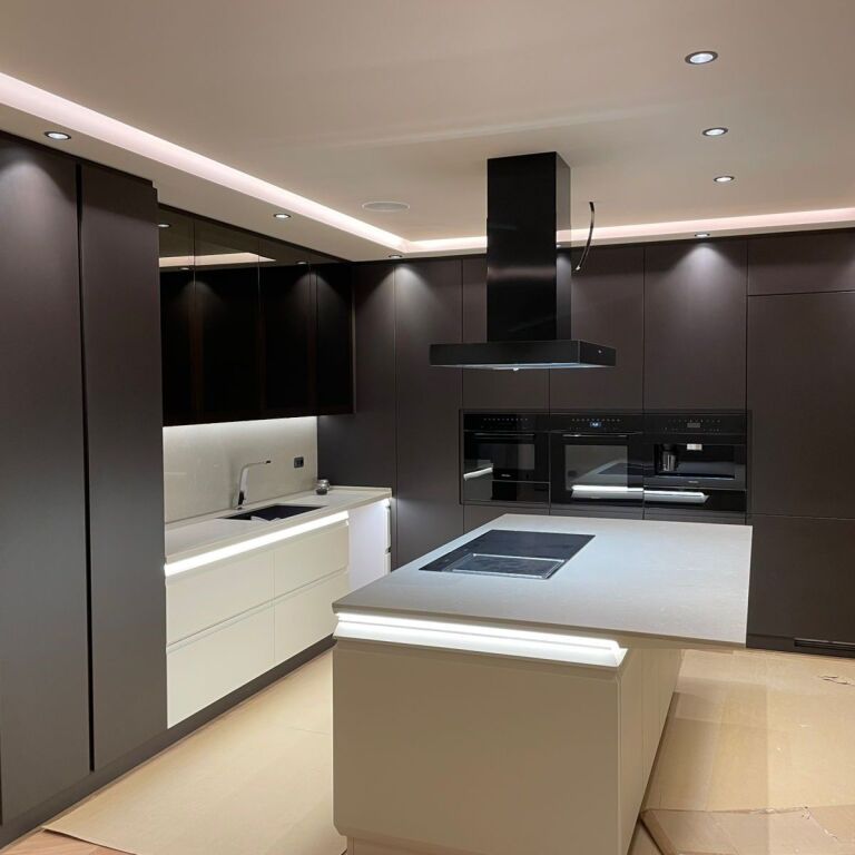 🏡 Vilë 3-Katëshe për Shitje – Mandarin Residence